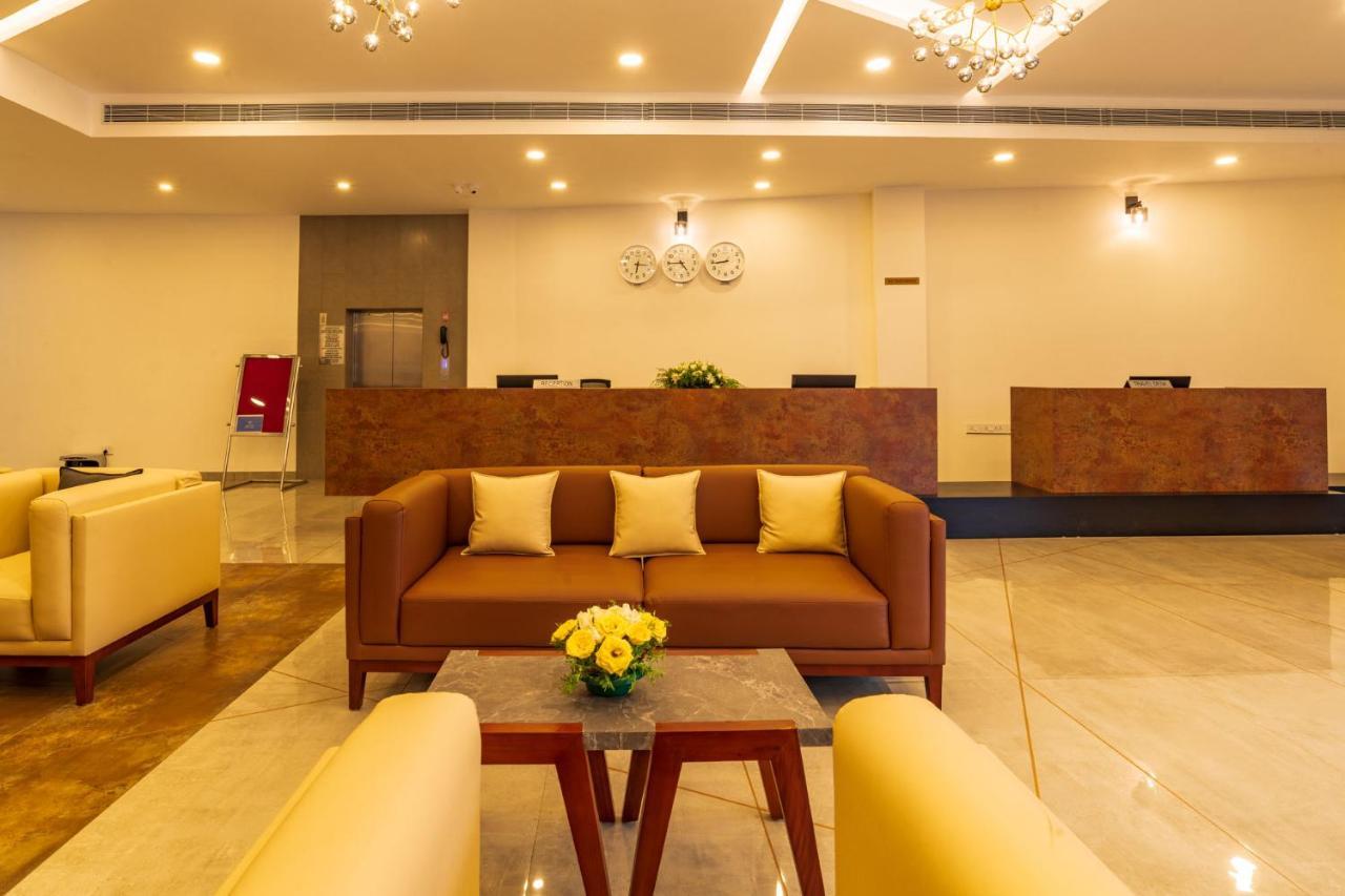Arctic Hotel Kochi Exterior photo