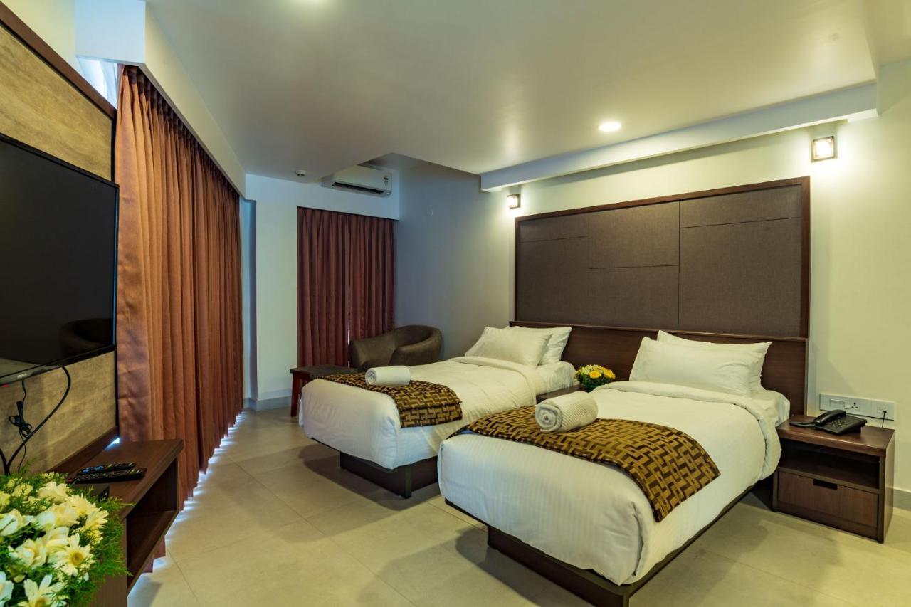 Arctic Hotel Kochi Exterior photo