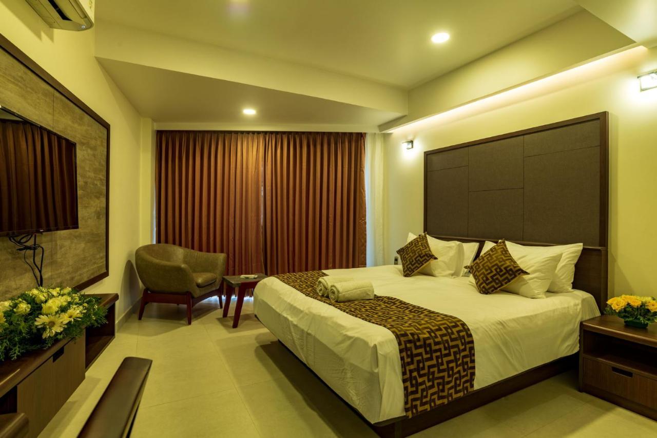 Arctic Hotel Kochi Exterior photo